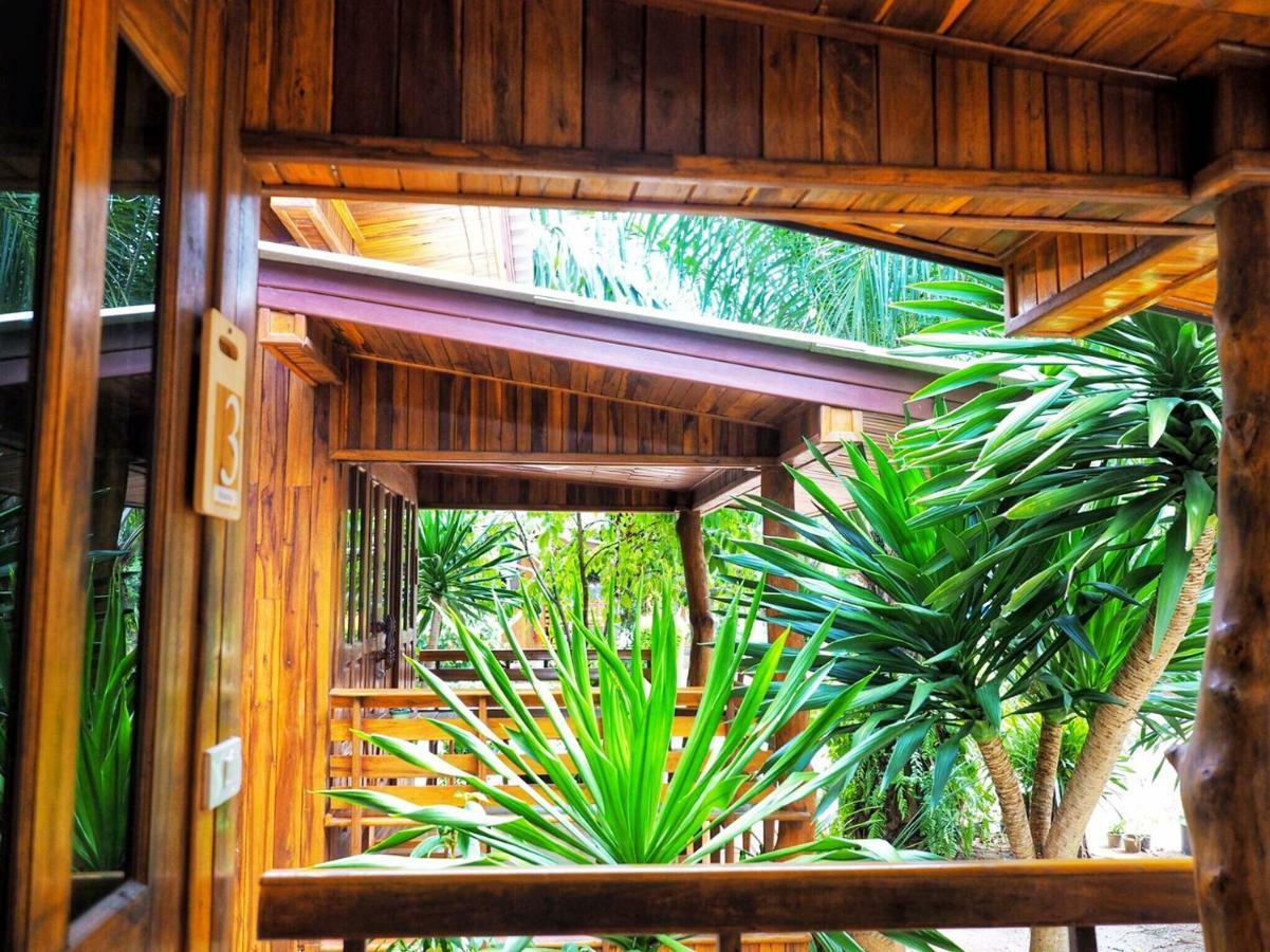 Baansuan Resort Don Sak Екстериор снимка